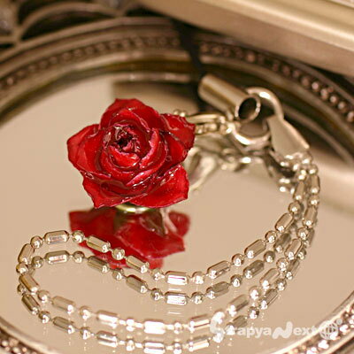 beautiful flowers roses red. Far from the eautiful flowers made of real flowers * Straps * (spray roses