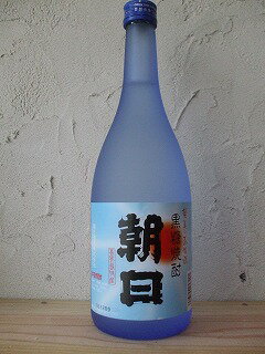 奄美黒糖焼酎　朝日　25度　720ml喜界島にある名門・朝日酒造の逸品です。濃厚なコクが魅力の焼酎です。『奄美黒糖焼酎　朝日　25度　720ml』