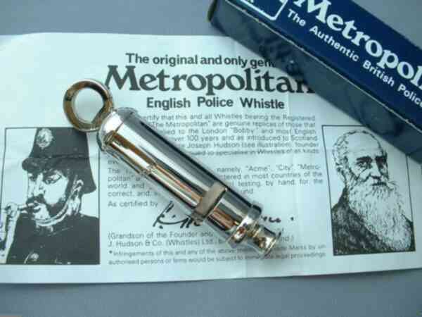 【あす楽対応】英国製 ロンドン警視庁ホイッスルWhistle ボビー携帯/02P03Dec16