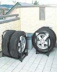 【送料無料!】ドライバー1本でカンタンに組み立てられる!アイリスオーヤマ タイヤラック 普通車・RV車用 TLH−720