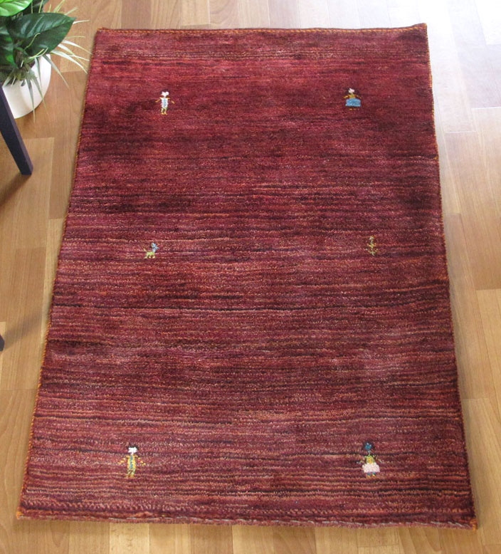 イラン製 ゾランヴァリ ギャッベ 玄関マット 115×79cm 手織り 天然 ウール100% 草木染 おしゃれ かわいい 北欧 ラグ 絨毯 マット ラグマット カーペット 厚手 屋内 室内 ギャベ 床暖房対応 ホットカーペット対応 赤 シンプル (品番:ZS-1109)