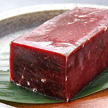 鯨赤肉【1kg】貴重なミンククジラの赤肉。お刺身にしてお召し上がり下さい【お得用】