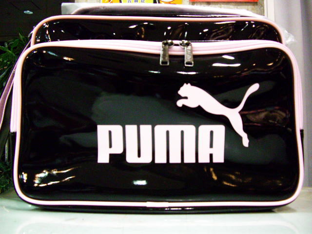 【送料無料・代引無料】PUMA エナメル ショルダーバッグ （スポーツバッグ） （L）横型 幅46cm プーマ 880615