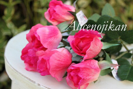 咲きかけローズ　レッドピンク本物みたいに上品な薔薇でお部屋を明るく