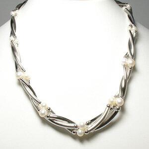 淡水真珠ポテト型白ロジウム3連ネックレス