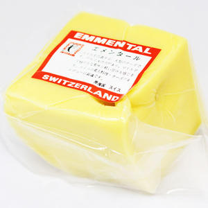 【チーズフォンデュするならこれ！】スイス産　エメンタール　ブロック　約500g（重量未確定）