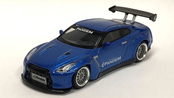 1/64 Pandem Nissan GT-R R35 GTウィング メタリックブルー (右ハンドル)[MINI GT]《03月予約》