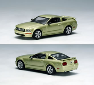 オートアート 1/64 フォード マスタング GT 2005 ライム