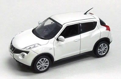 京商 1/43 日産 JUKE ホワイトパール