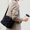 バッグ 曲線を描く柔らかいフォ...