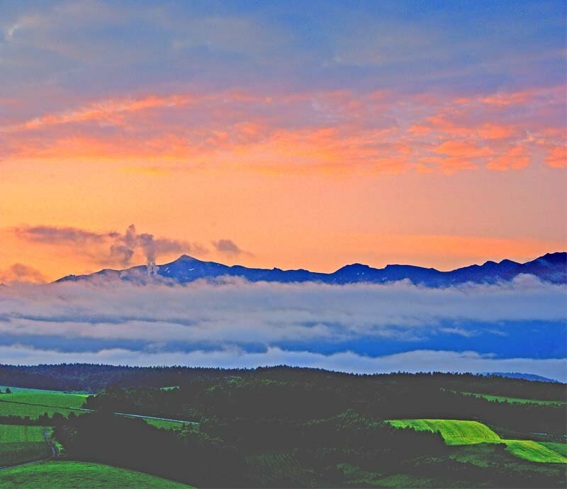 北海道　十勝岳の朝日　風景写真パネル　72.7×60.6cm　HOK-61-F20  