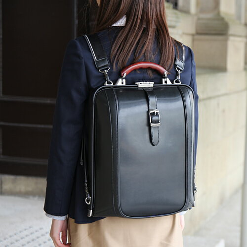 Idea by Linaki on Leather Handbags | Leather travel bag, Black leather