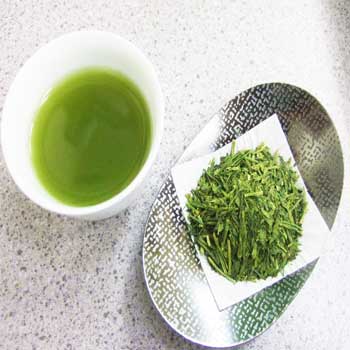 【送料無料】抹茶を多めに配合した抹茶入白折（かりがね、くき茶）100g