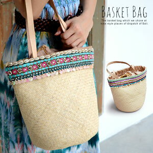 ラタンで編まれたアジアン かごバッグ 2色展開(12470-12471)【かごバッグ おしゃれ トートバッグ かわいい カゴバッグ 夏 アジアンバッグ 春 カバン 秋 鞄 ナチュラル かばん ばっぐ ショルダー バスケット 巾着付き きれいめ エスニック バリ 雑貨 アジアン雑貨】05P03Dec16