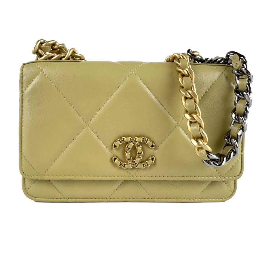 シャネル CHANEL チェーンウォレット レザー マスタード レディース 送料無料【中古】 z7699