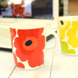 <strong>マリメッコ</strong> マグカップ ウニッコ 花柄 marimekko コップ レッド 赤 結婚祝い 北欧 デザイン雑貨 食器 ブランド UNIKKO MUG CUP 63431 250ml おしゃれ かわいい グラス 新生活 入学祝い 新品 ギフト プレゼント <strong>注目アイテム</strong> ギフト