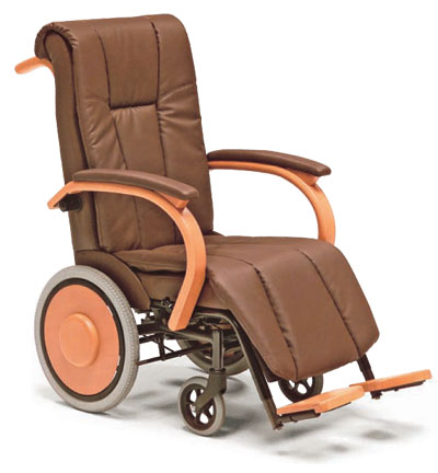 木製車椅子　介助式　PZ028周りのインテリアに調和して、安心の抗菌仕様