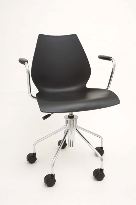 Kartell/Je(BR }WXgbeB)Ƌ/֎qMaui/}EC(~tLX^[A[)