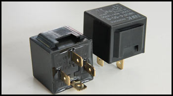 Sタイプ◆KINGWOOD◆補修用 H4(Hi/Low)用リレーBOX1個