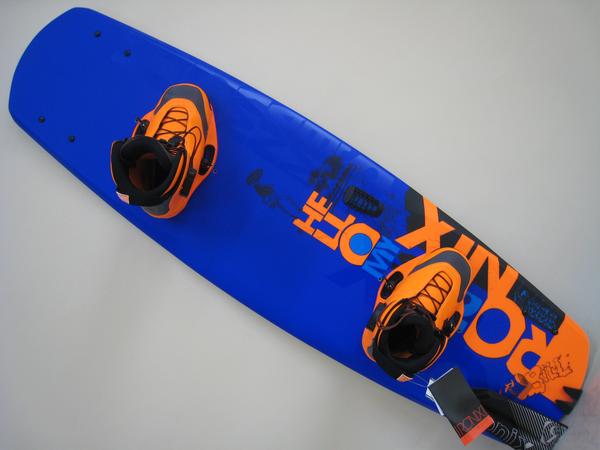 送料無料！ウェイクボード 2012 セット RONIX ロニックス BILL 138cm+FRANK BOOT US8.0-US9.0 【マラソン1207P02】