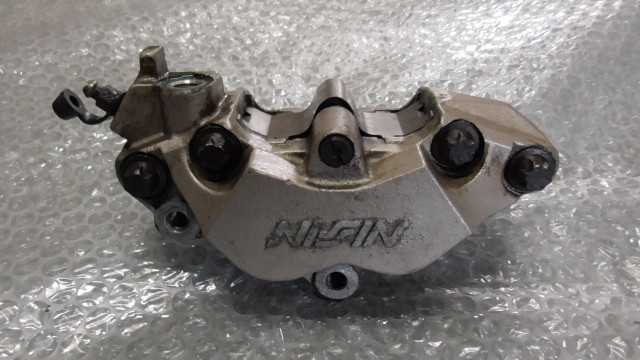 バイクパーツ　CB400SF VTEC　NC39　の　キャリパー 左　O/H済　 *1677651803　【中古】【送料込】
