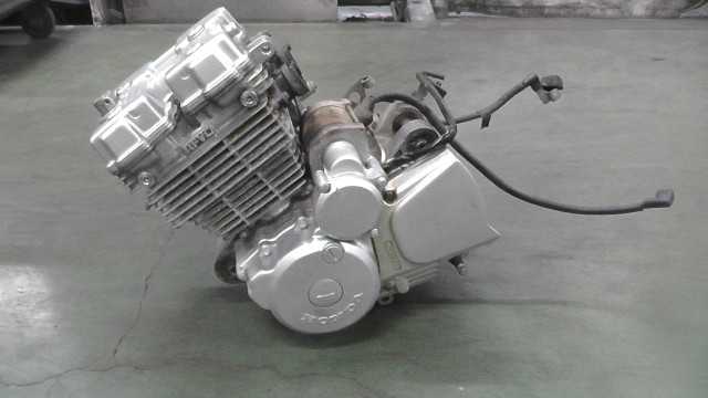 バイクパーツ　CBX125カスタム　JC12　の　エンジン　セル要交換 *1703641408　【中古】【送料込】