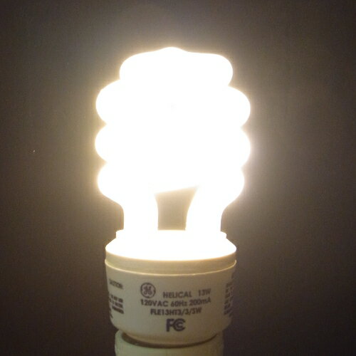 GE 純正 60ワットの明るさを10ワット（実測値）で実現する 60W形 メーカ5年保証品 LED より明るい 省エネ エコ 省コスト 電球色 電球型蛍光灯 CFL 卸価格人間(脳)に安全な照明 電球光 GE 純正 60ワットの明るさを10ワット,電気代1/5で実現する 60W形 省エネ電球 5年保証付 卸価 LEDよりエコ