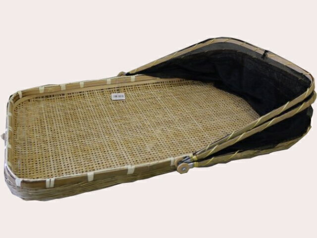 竹製 網付き 物干しザル 角 約70cmX46cm手造りで、自家製梅干や切り干し大根を