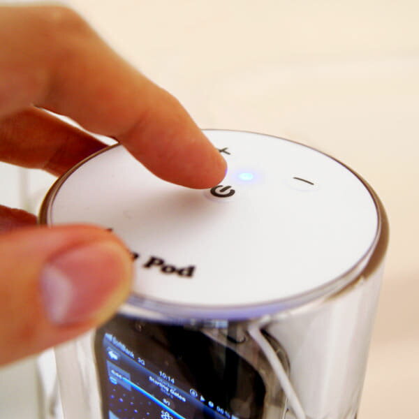 【あす楽対応】iPod・iPhone対応/防滴スピーカー「アクアポッド」ホワイト【防水ケース 防水スピーカー スマートフォン スマホ Android アンドロイド iPhone5ケース スピーカー MP3プレイヤー ミュージックプレイヤー バススピーカー 防水 お風呂 ケース】