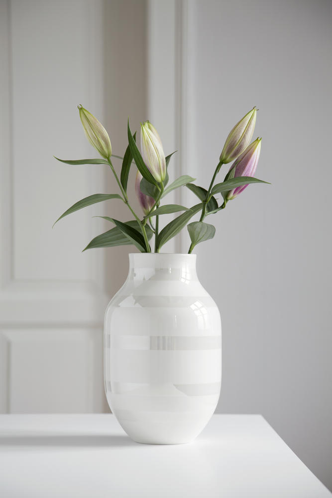 KAHLER ケーラー オマジオ フラワーベース Lサイズ パール 白い花瓶 Omaggio Pearl vase (L)16050花瓶 磁器 ベース 北欧 花びん ギフト【送料無料】 KAHLER ケーラー オマジオ フラワーベース Lサイズ パール 白い花瓶 Omaggio Pearl vase (L)16050花瓶 磁器 ベース 北欧 花びん ギフト【送料無料】