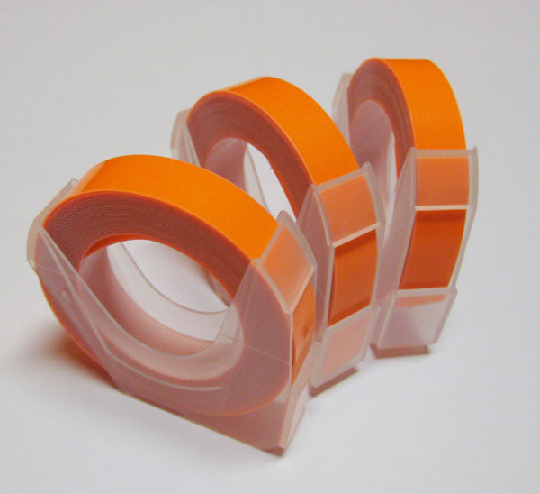 マシューズテープ　RM900KOR　蛍光オレンジ　9mm×3m　レーチェル＆マシュー　ダイモ/DYMOにも使えます＜メール便対応可能＞大人気の蛍光カラー！ダイモ/DYMOテープ1本単位の販売価格です。