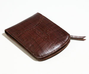 【財布】【40%OFF 革財布】カラフル9色、印象的なパンチングデザインのビンテージ風本革財布