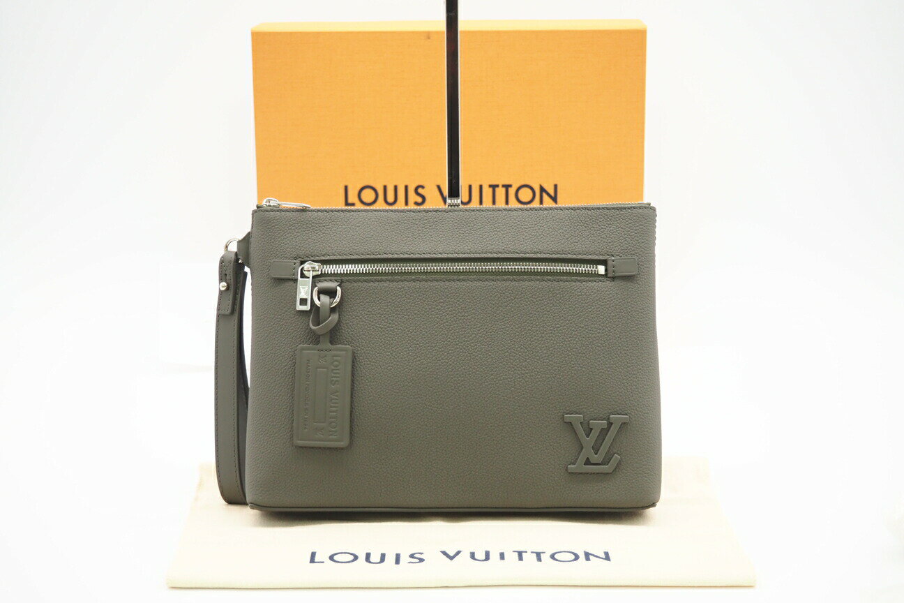☆安心の3大保証☆ Aランク ≪LOUIS VUITTON ルイ ヴィトン/クラッチバッグ≫ M81735 LVアエログラム テイクオフ ポーチ カーキ 極美品 送料無料【中古】