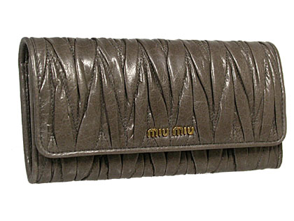 31%OFF~E~E (MIUMIU)jܒzKt5M1109 MATELASSE LUX ARGILLAEH[O[yyMt_..