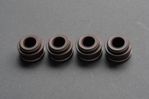 CB750Four バルブステムシールセット（4pcs） エムテック中京（M-TEC中京）