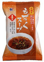 もずくスープ〈FD〉 3．5g ウメケン沖縄産もずくを使用したスープです。お湯をかけるだけで新鮮な美味しさが味わえます。