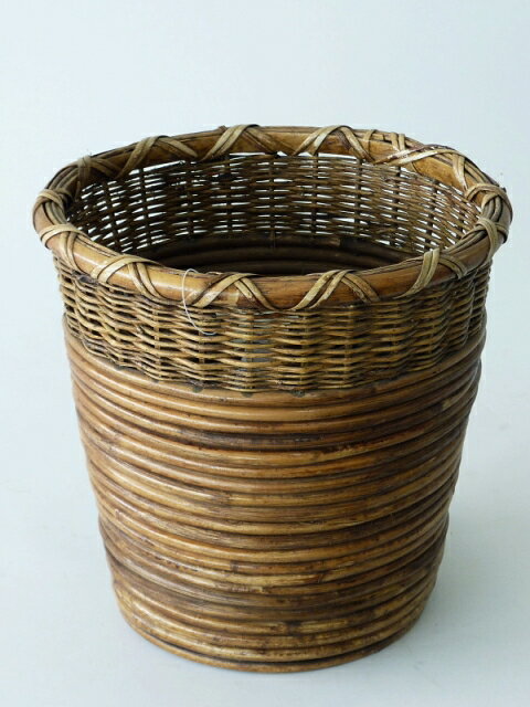鉢バスケット（7号）　ナチュラル感たっぷりの鉢用のカゴです。お気に入りの観葉植物がオシャレなインテリアになります。