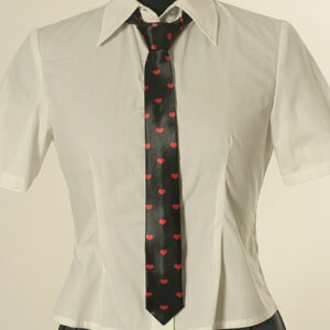 ネクタイ 細身ハート柄 黒地赤 tie016 ゴスロリ♪ロリータ♪パンク♪コスプレ♪コスチューム♪メイド