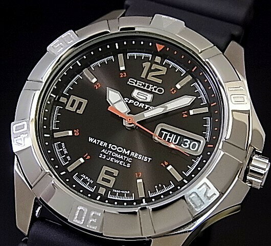 SEIKO/セイコー【SEIKO5/5スポーツ】自動巻 メンズ腕時計 ラバーベルト ブラック文字盤 SNZD23J1 MADE IN JAPAN 海外モデル