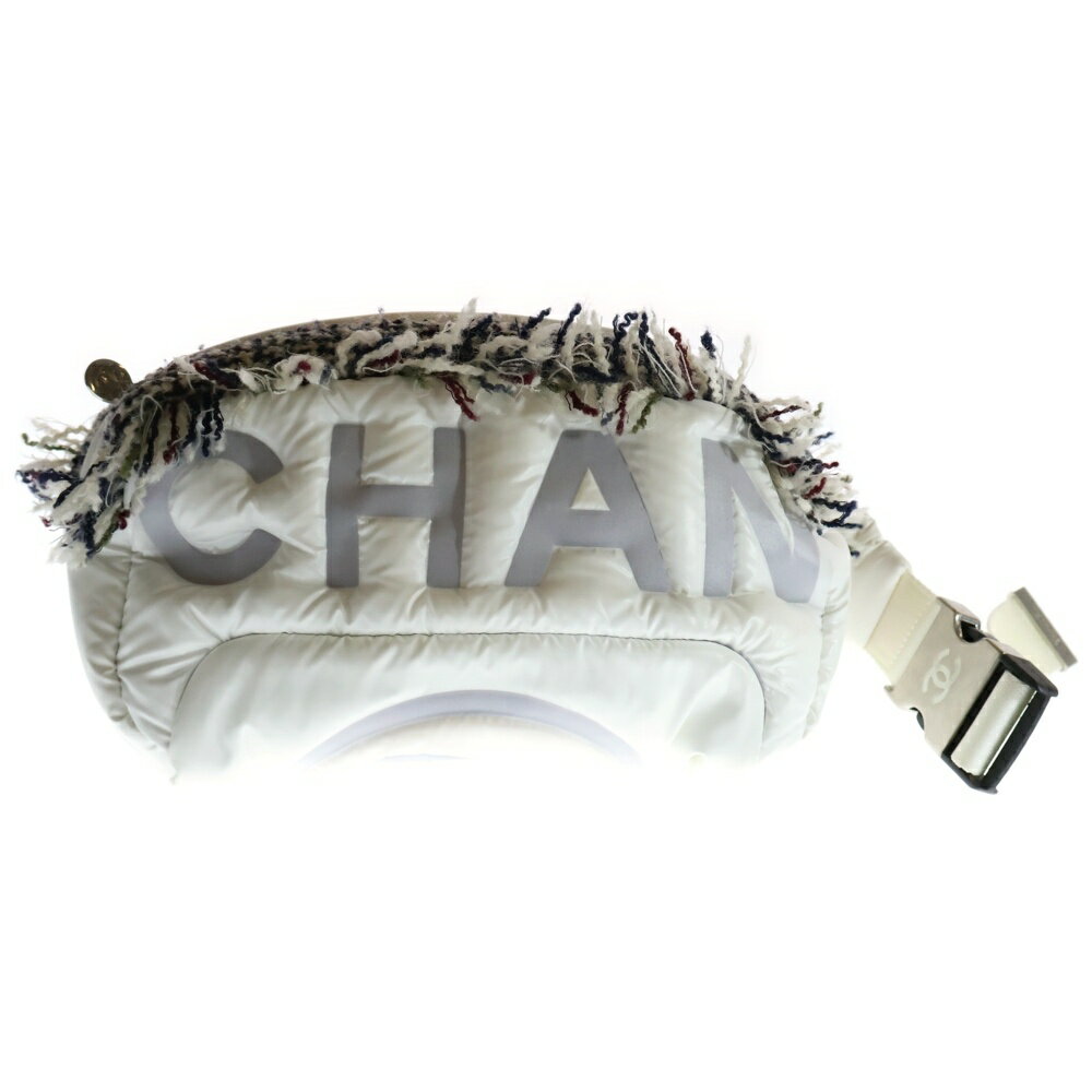 CHANEL(シャネル) ココネージュ ココマーク ナイロン 中綿 ツイード切り替え ショルダー ボディー ウエストバッグ ホワイト シルバー金具 26番台【中古】【程度B】【カラーホワイト】【取扱店舗BRING心斎橋店】