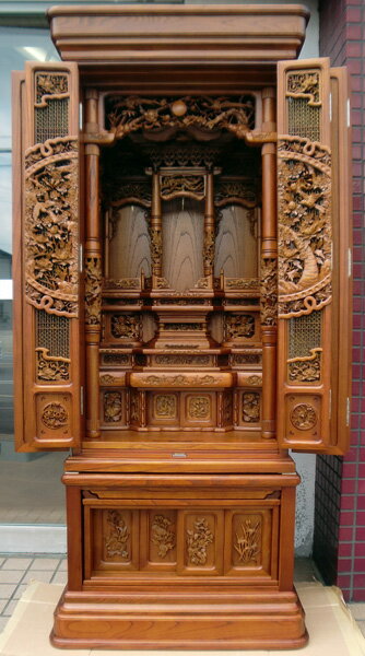 極上本欅仏壇・無量樹欅材ふんだん使用、厚彫り障子、籠彫り柱、内蔵式経机、超高級品