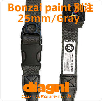 ＜公式＞コラボもレビューを書いて送料無料にしよう！！/Diagnl×Fredrik Packers×Bonzai paint/Ninja Camera Strap(ニンジャカメラストラップ）25mm charcoal