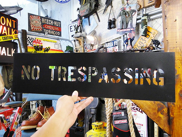 アメリカのホームセンターで売ってるステンシルシート（立入禁止/NO TRESPASSING…...:candytower:10025042