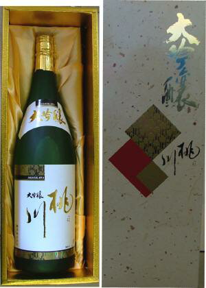 【青森の酒】桃川 大吟醸 1.8L専用化粧箱入り。桃川は数々の賞を受賞しています。ご贈答にも最適！