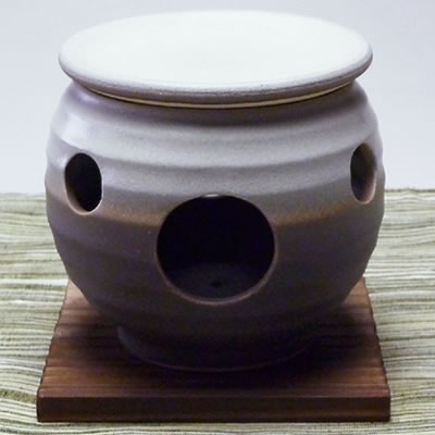 瀬戸焼南蛮白吹茶香炉（白、壺柄）【条件次第送料無料】(ロウソク10個・茶さじ付)趣のあるデザインの茶香炉♪