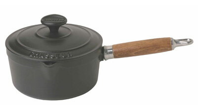 シャスール(CHASSEUR) ソースパン片手鍋18cm ブラック CH30482BK【IH対応】【送料無料】シャスール キャセロール 送料無料 IH対応 鍋 18cm ホーロー IH調理器 ソースパン 片手鍋 ブラック 黒 キッチン用品