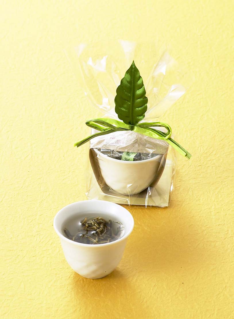 白い磁器のお茶碗のおしゃれなギフトプチギフト福茶