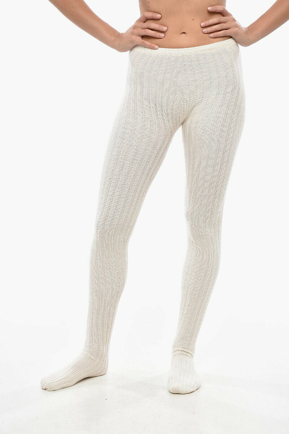 モンクレール MONCLER 靴下 ソックス レディース ホワイト Socks 3G00036M5492/035 関税 送料無料 ラッピング無料 2025AW dk