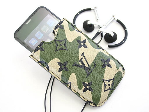 LOUIS VUITTON ルイヴィトン M58026 モノグラモフラージュ エテュイ iPod Touch/iPhone専用ケース カモフラージュ【Luxury Brand Selection】【即納新品未使用】【楽ギフ_包装】【激安特価】【通販】【02P01Sep13】