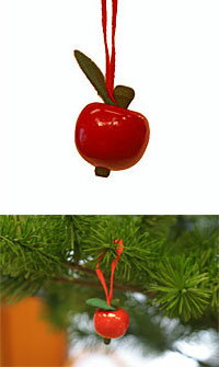 【赤いりんご】ドイツ職人が丁寧に作った可愛い木製オーナメント。　